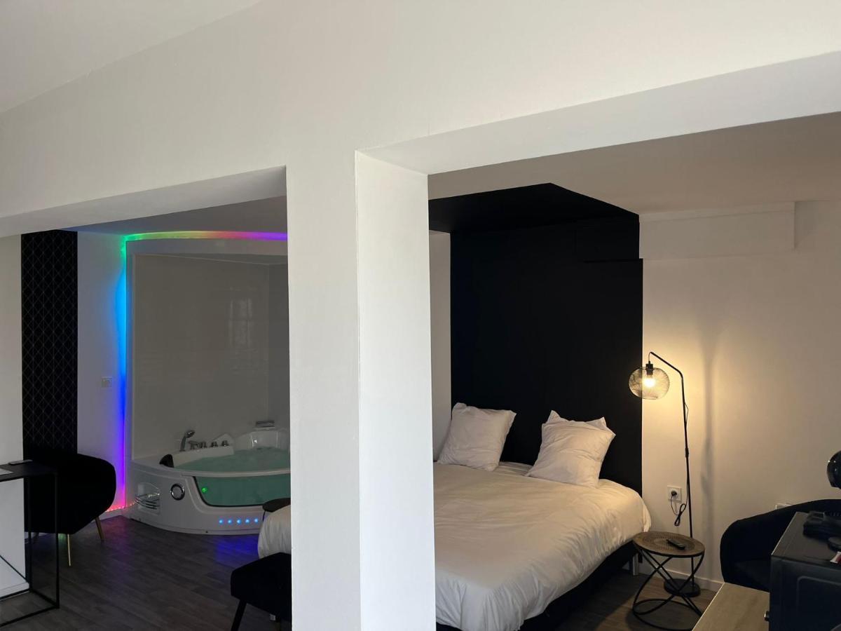 Ng Suitehome - Queven - Balneo - Netflix - Wifi ภายนอก รูปภาพ