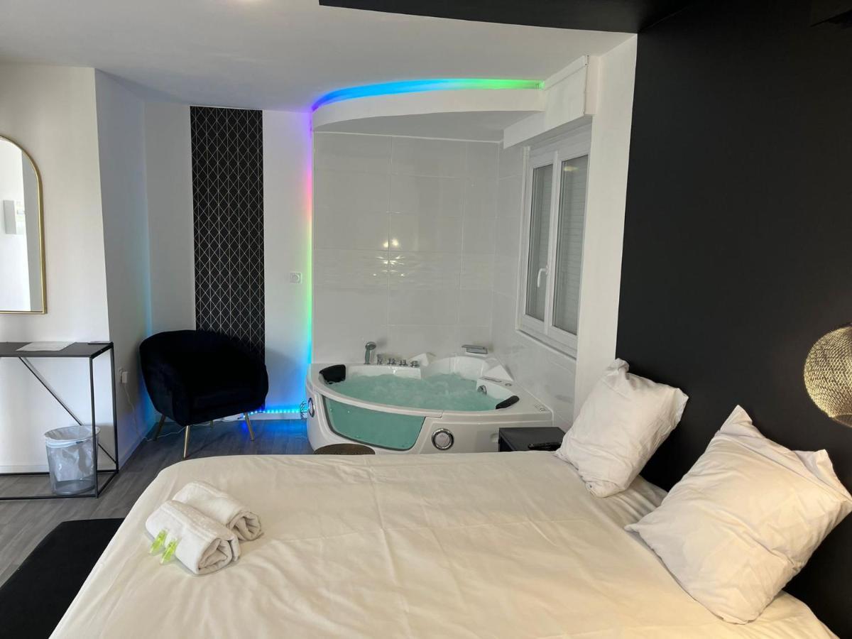 Ng Suitehome - Queven - Balneo - Netflix - Wifi ภายนอก รูปภาพ